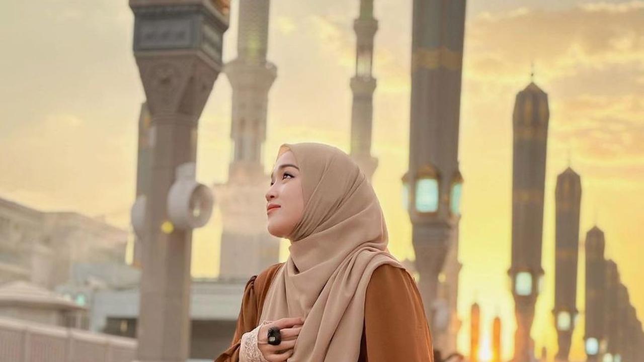 Bagikan Momen Indah