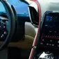 Head Unit Ferrari generasi terbaru akan pakai layar OLED Samsung. (carscoops.com)