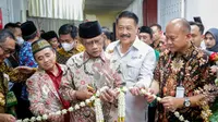 Ketum PP Muhammadiyah, Hedar Nashir meresmikan Rumah Mocaf, Banjarnegara, Jawa Tengah. (Foto: muhammadiyah.or.id)