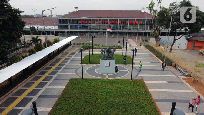 FOTO: Tampilan Baru Pedestrian Stasiun Pasar Senen Pasca Renovasi - News Liputan6.com