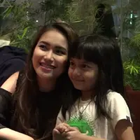 Libur lebaran terasa begitu cepat berlalu bagi Ayu Ting Ting