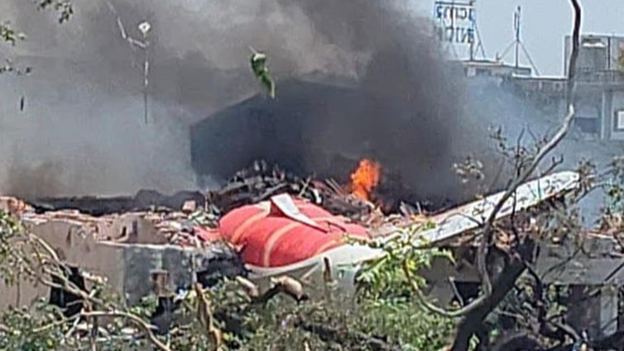 Update Kecelakaan Air India: Pesawat Jatuh di Asrama Mahasiswa Kedokteran, 35 Jenazah Ditemukan