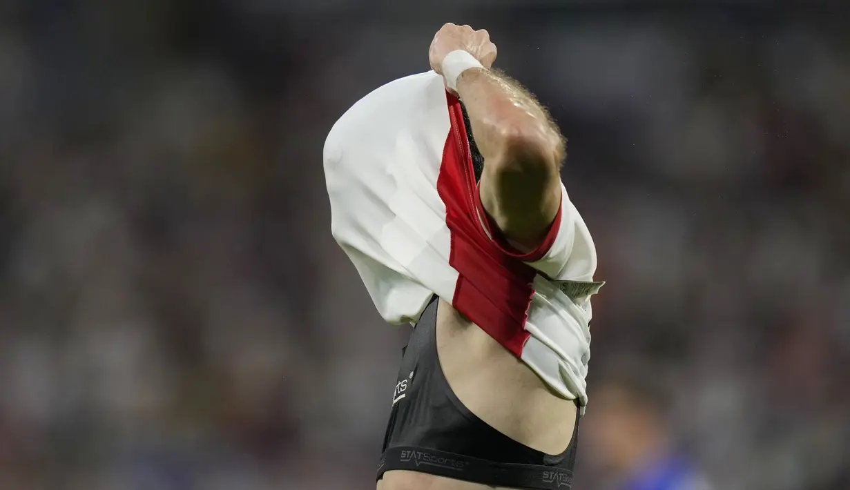 Pemain Mesir, Zizo, meluapkan kekecewaan setelah ditaklukkan Prancis pada laga semifinal Olimpiade 2024. (AP Photo/Silvia Izquierdo)