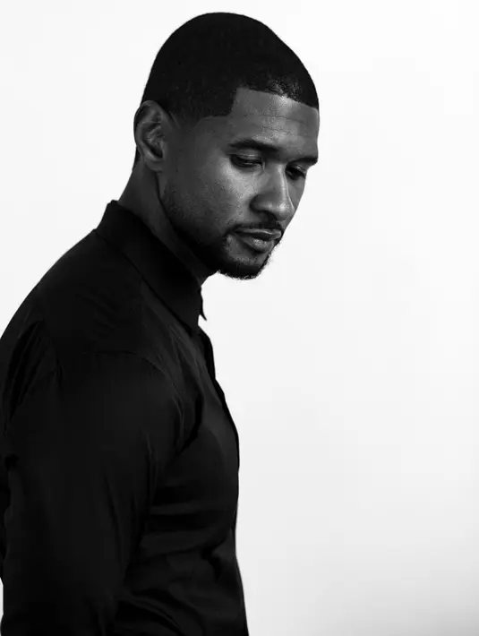 Ketidakintiman hubungan pun menjadi salah satu masalah. Usher sibuk bekerja dan berpergian, mereka pun kesulitan untuk meluangkan waktu bersama. (instagram/usher)