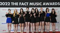 Kep1er dalam The Fact Music Awards 2022. (AP Photo/Lee Jin-man)