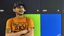 Norman Kamaru yang terkenal lantaran meniru goyangan Shahrukh Khan dengan mengenakan pakaian seragam kepolisian itu, kini mengaku lebih bebas, Jakarta. Foto diambil pada Jumat (21/11/2014). (Liputan6.com/Panji Diksana)