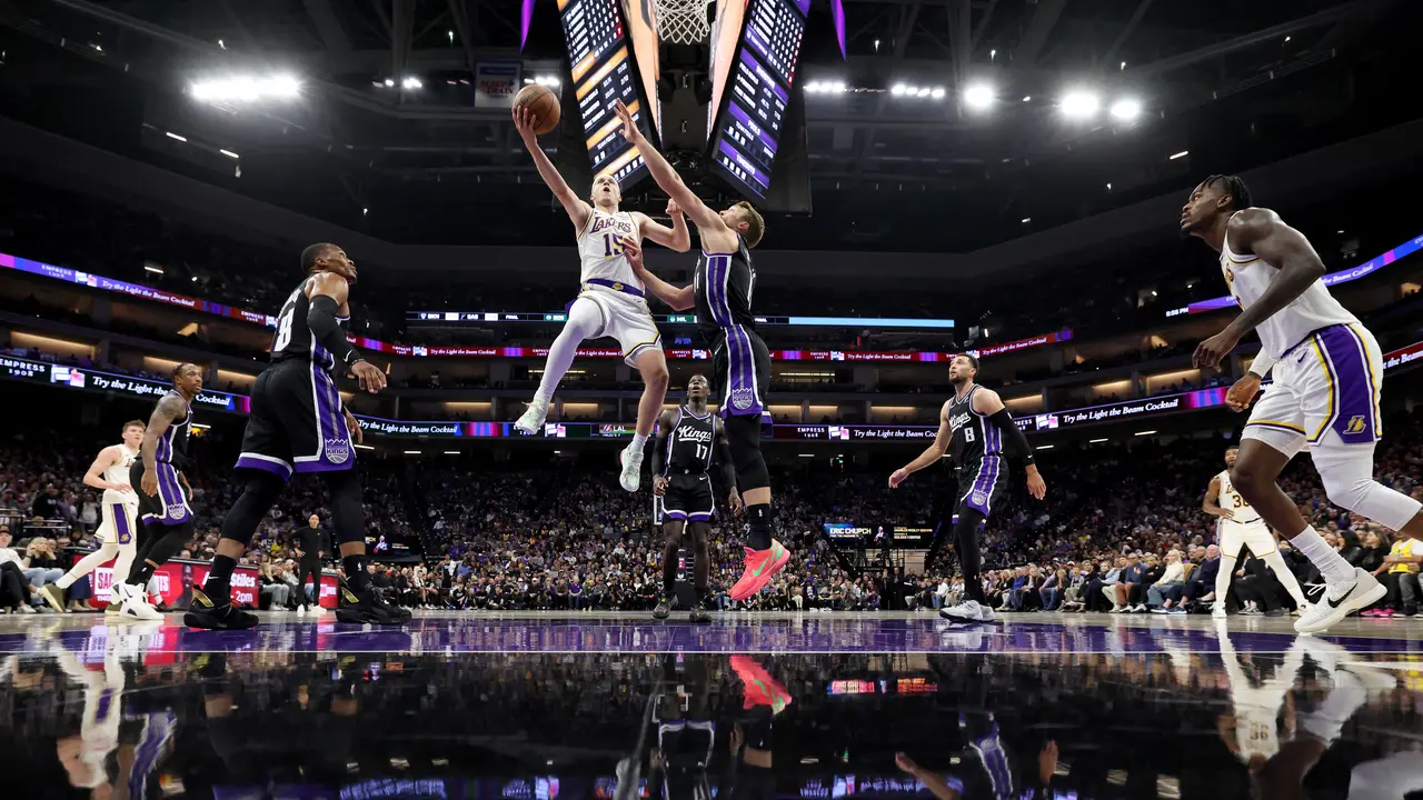 Austin Reaves memimpin Lakers mengalahkan Sacramento Kings di lanjutan NBA