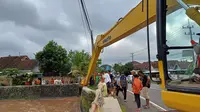 Debit Air Sungai di Banyuwangi Meningkat, Alat Berat Disiagakan