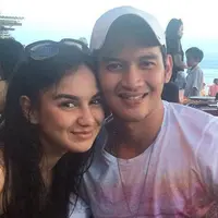 Pasangan selebriti Irish Bella dan Rezky Aditya kerap memamerkan kemesrannya. (via instagram.com/irishbells23)
