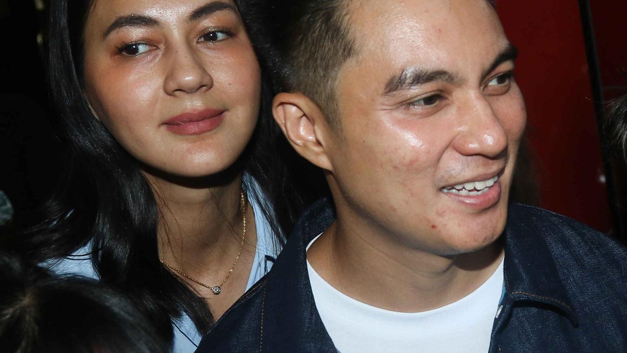 Ekspresi Baim Wong dan Paula Verhoeven Usai Diperiksa Kasus Prank KDRT