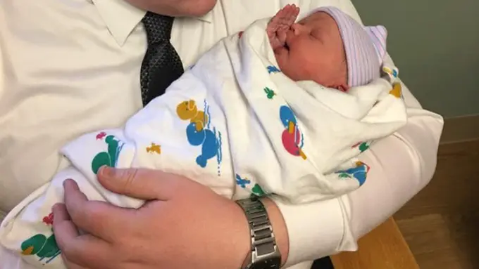 Mau Ketemu Keponakan Baru Kayak Mau Melamar Kerja, Biar Apa?