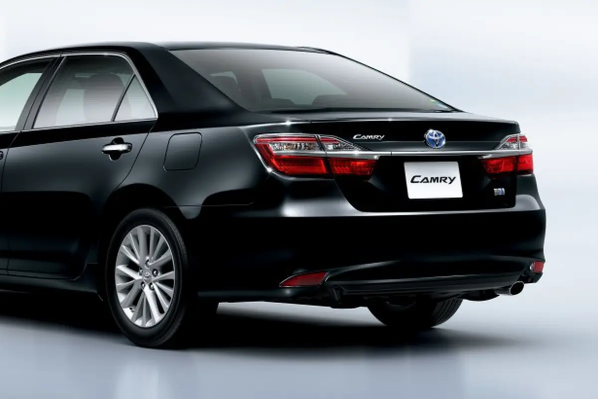 Toyota Remajakan Camry Versi Hybrid