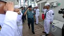 KSAL Laksamana TNI Ade Supandi (tengah) saat memimpin upacara penyambutan kedatangan KRI Rigel 933‎, di Dermaga JICT II, Pelabuhan Tanjung Priok, Jakarta, Jumat (15/5/2015). (Liputan6.com/Faizal Fanani) 