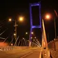 Indahnya Jembatan Suramadu di malam hari. (Liputan6.com/ Ahmad Ibo)