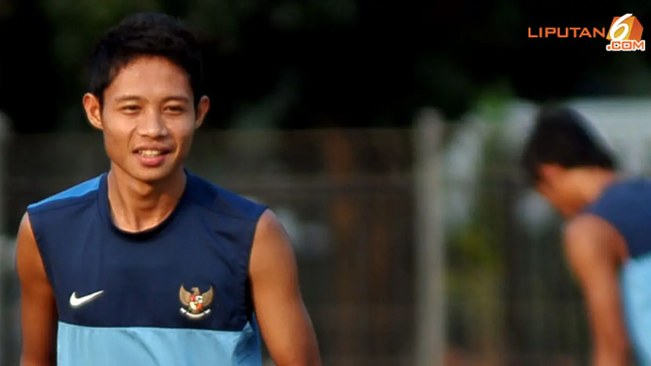 evan-dimas-131014b.jpg