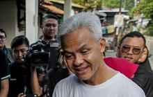 FOTO: Saat Keramahan dan Kehangatan Ganjar Pranowo Menyapa Warga Tegal Sambil Olahraga Pagi