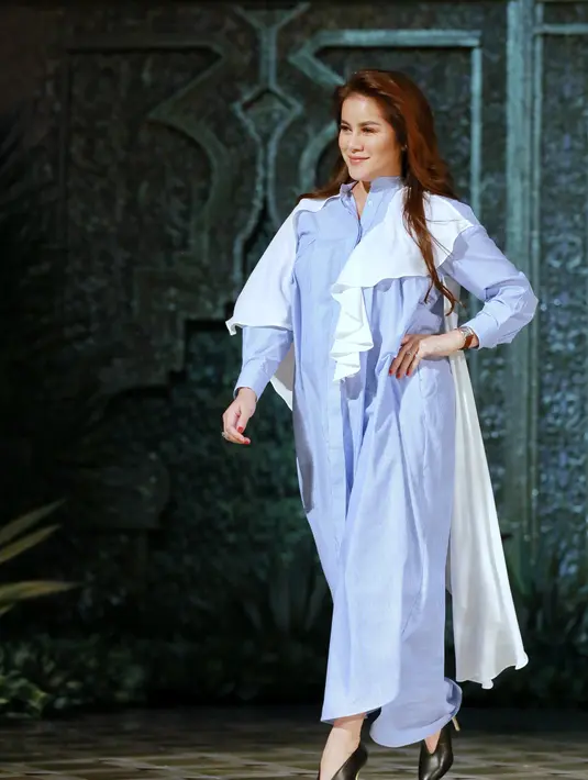 Olla Ramlan kini sedang hamil anak ketiganya. Sedangkan dari pernikahannya dengan Aufar merupakan kehamilan anak keduanya. Pada pernikahan sebelumnya, dengan Alex Tian, ia memiliki seorang anak, Sean Michael Alexander. (Adrian Putra/Bintang.com)