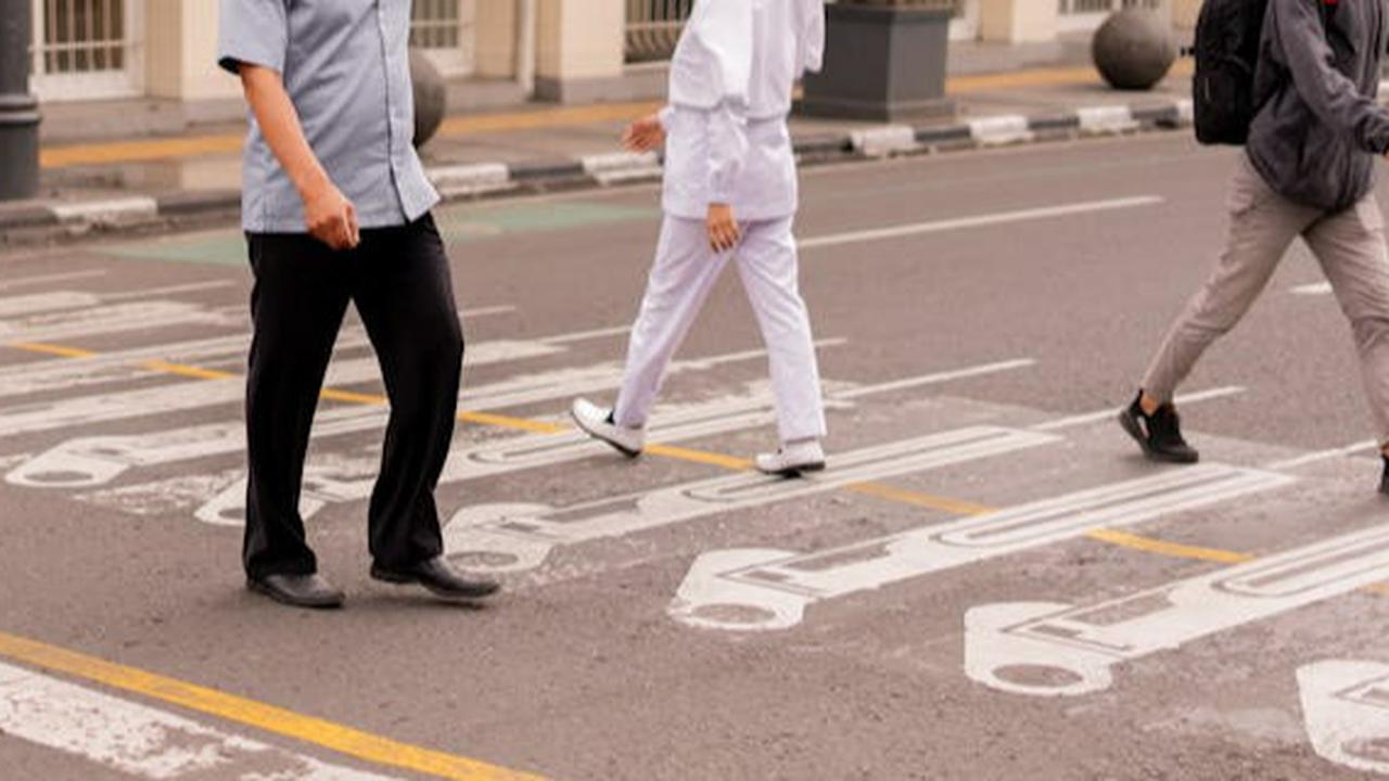 Lebih Efektif dari Jalan Biasa, Ini Rutinitas Jalan Kaki Pembakar Lemak