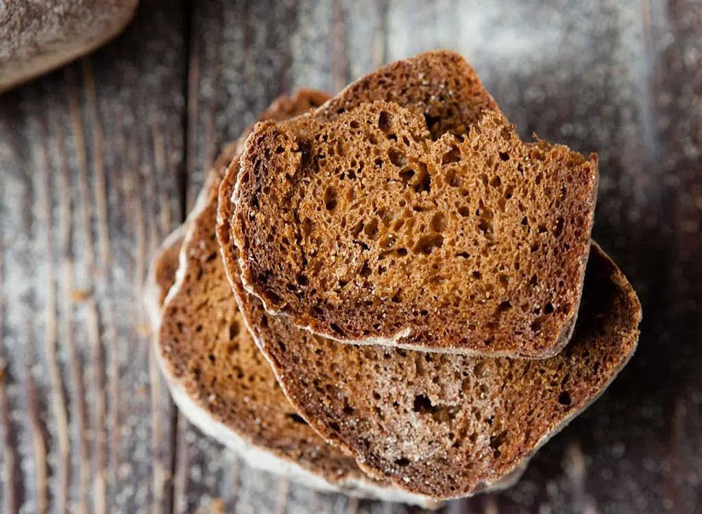 Simak alasan roti gandum lebih menyehatkan dari roti putih. (Sumber Foto: eatthis.com)