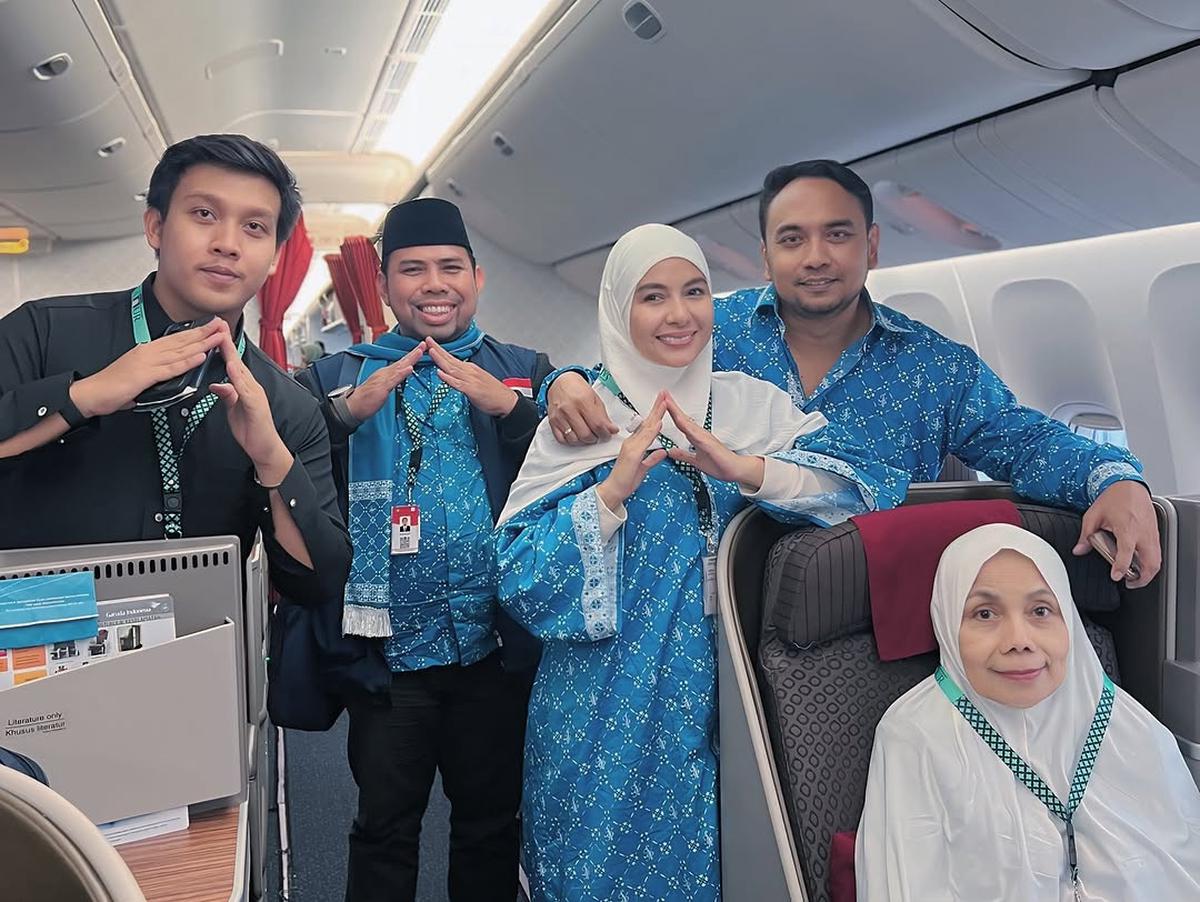 Potret Meisya Siregar dan Bebi Romeo Ajak Keluarga Jalani Umroh Bersama