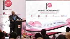Wakil ketua DPR fraksi demokrat  Agus Hermanto memberikan sambutan dalam acara penghargaan wakil rakyat terbaik 2018 oleh Panggung Indonesia di Jakarta, Rabu (29/8).(Liputan6.com/ Faizal Fanani)