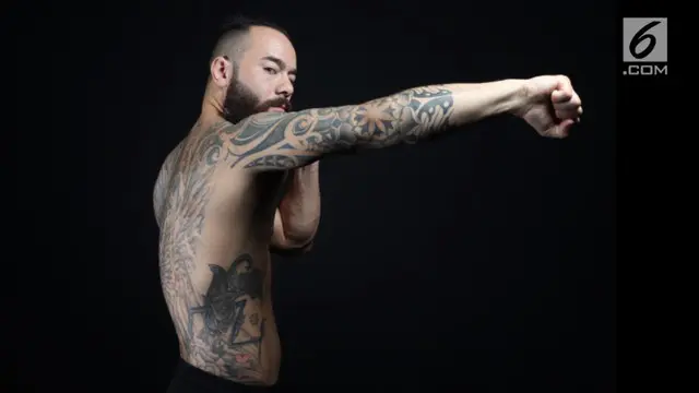 Juara MMA, Anthony Engelen memiliki setidaknya 4 tato yang menghiasi tubuhnya. Salah satunya bergambar tokoh wayang, Arjuna.