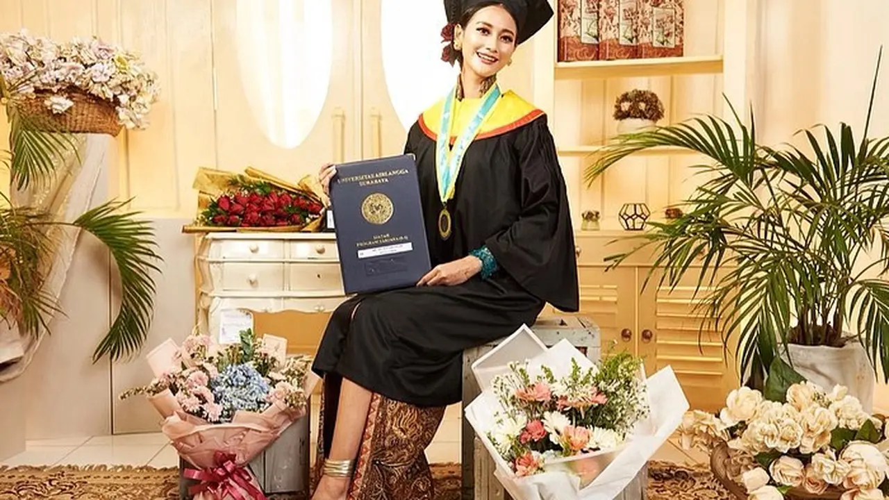 6 Pesona Rr Ayu Maulida, Puteri Indonesia Jawa Timur 2020