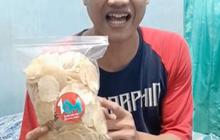 Potret Lama Kurnia Meiga Mantan Kiper Timnas yang Kini Jualan Keripik, Bersyukur Istri Setia Dampingi