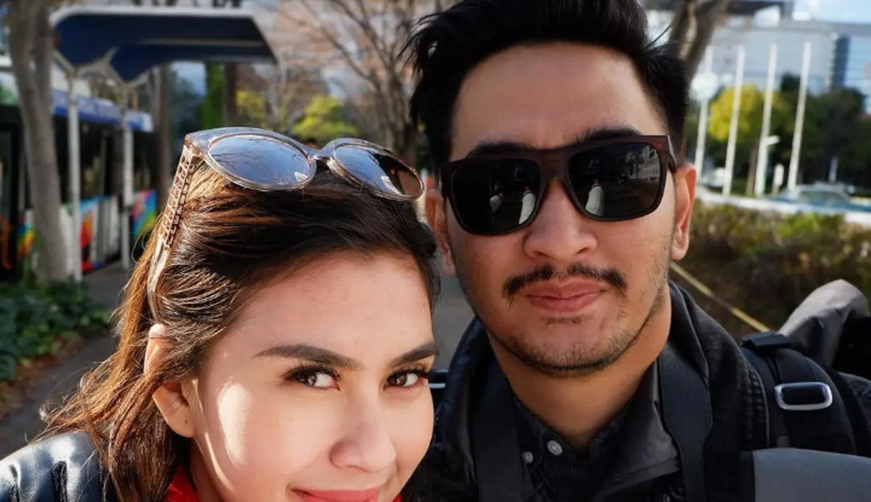 <p>Diguncang Isu Perselingkuhan, Ini 6 Potret Perjalanan Cinta Syahnaz Sadiqah dan Jeje Govinda. (Foto: Instagram/ritchieismail)</p>