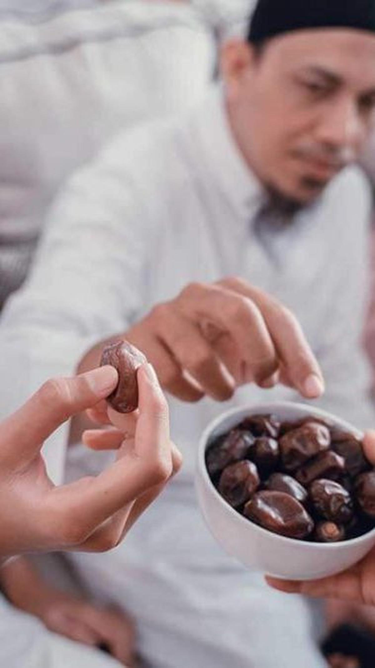 <b>Manfaat Makan Kurma saat Buka Puasa</b>