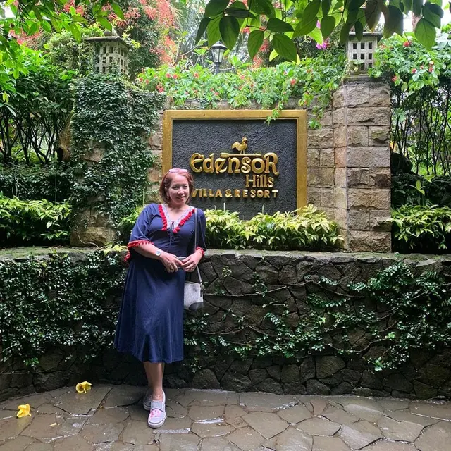 Potret Junita Eka Putri Ibunda Jefri Nichol yang Gaul Abis. (Sumber: Instagram/junitalandrat)