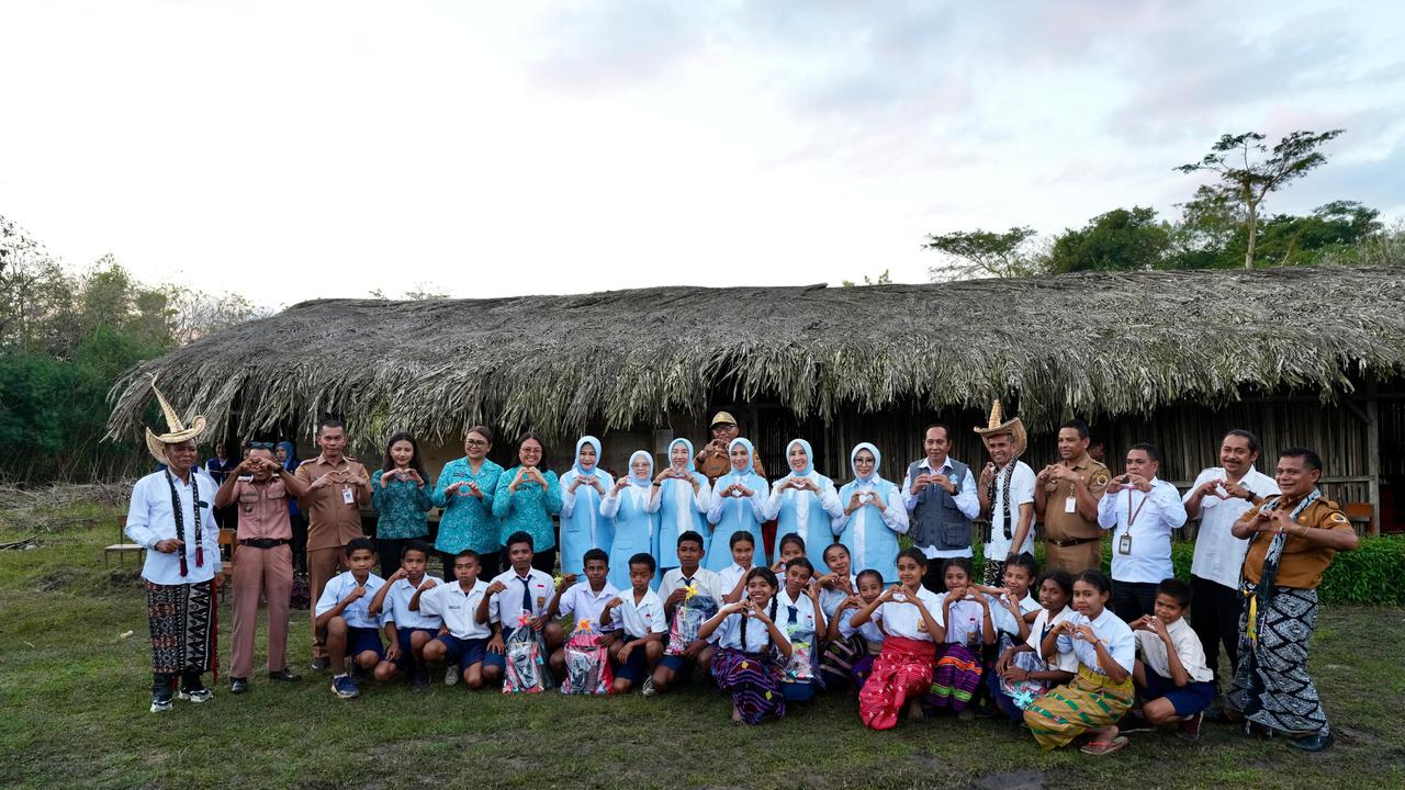 Revitalisasi Sekolah di Kabupaten Kupang, Ketua Umum Seruni KMP Dorong Penguatan Akses Pendidikan