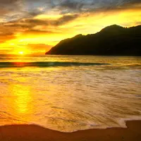 Pantai Lampuuk, Aceh. (iammrhery.deviantart.com)