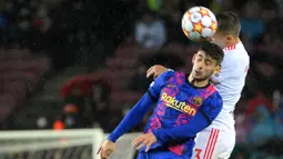 Barcelona hampir membuka keunggulan pada menit ke-42 lewat Yusuf Demir. Sayangnya, tembakan melengkungnya masih membentur tiang gawang. Skor imbang 0-0 tak berubah hingga waktu turun minum. (AFP/ Lluis Gene)