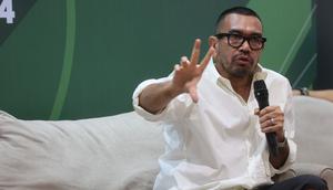 Anggota Exco PSSI, Arya Sinulingga berbicara dalam diskusi Asosiasi Pesepakbola Profesional Indonesia (APPI) dan PSSI Pers di GBK Arena, Jakarta Pusat, Selasa (25/6/2024). (Bola.com/M Iqbal Ichsan)