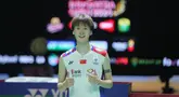 Pebulu tangkis tunggal putri China, Chen Yu Fei sukses melangkah ke partai final turnamen bulu tangkis Indonesia Open 2024 setelah mengalahkan wakil Spanyol, Carolina Marin dengan rubber game 21-11, 17-21 dan 21-13 pada laga semifinal di Istora Senayan, Jakarta, Sabtu (8/6/2024). Chen Yu Fei yang berstatus juara bertahan sudah ditunggu wakil Korea Selatan, An Se-young di partai final yang akan digelar Minggu (9/6/2024). Jika mampu juara, Chen Yu Fei akan bergabung dengan 4 pemain lain yang pernah back to back menjuarai Indonesia Open, yaitu Susi Susanti, Xie Xing Fang, Saina Nehwal dan Li Xue Rui. (Bola.com/Syahkist Afi Daib)