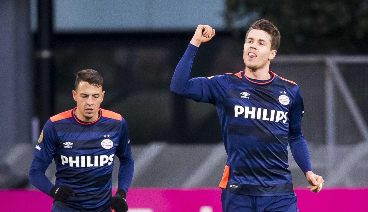 Pemain Belanda, Marco van Ginkel bergabung bersama Chelsea pada 3 Juli 2013, pada musim 2014-2015 Ginkel dipinjamkan ke AC Milan, dan pada musim 2016-2017 dipinjamkan ke PSV Eindhoven. (EPA/Joep Leenen)