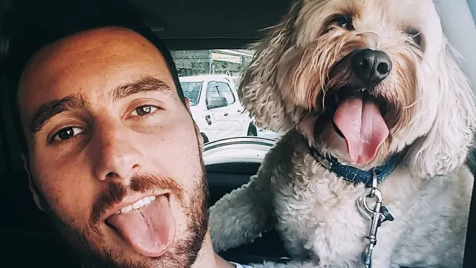 [Bintang] Suka Cowok Penyanyang Anjing, Sudah Follow Akun Instagram Ini?