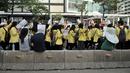 Suasana saat mahasiswa Universitas Indonesia (UI) menggelar kampanye Bahaya Merokok di car free day (CFD), Jakarta, Minggu (6/5). Dalam aksi tersebut para mahasiswa juga menyerukan tentang bahaya merokok. (Merdeka.com/Iqbal Nugroho)