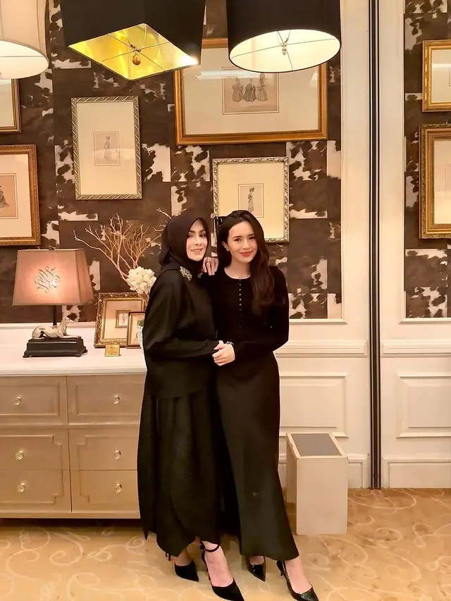 Potret Beby Tsabina Rayakan Ulang Tahun Mama Bersama Keluarga (credit: instagram/bebytsabina)