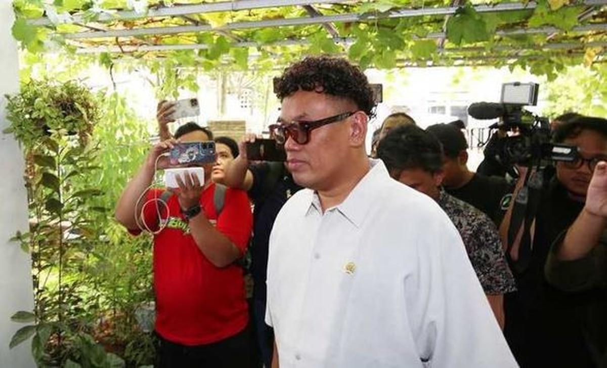 Sang Ayah Meninggal Dunia, Uya Kuya Rasakan Duka&nbsp;Mendalam