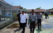 Tiba di Nabire, Dirjenpas Langsung Kunjungi Petugas Lapas Korban Pemukulan Napi