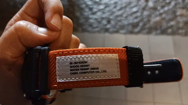 Desain Jam Tangan Terinspirasi Alat Berat Industri, Tangguh tapi Manis