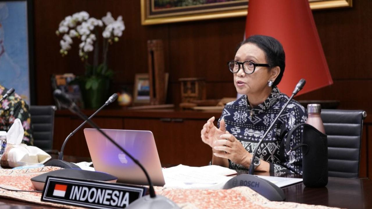 Intip Keseruan Menlu Retno Marsudi Makan Nasi Pecel di Yogyakarta, 'Dulu Tidak Setiap Hari Saya Mampu Makan di Tempat Ini
