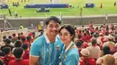 Mikha Tambayong dan Deva Mahenra juga tak kalah kompak. Keduanya kenakan jersey biru muda yang serasi [@miktambayong]