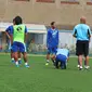 Latihan Persib Bandung di Lapangan Lodaya, Rabu (6/9/2017) sore, dipimpin asisten pelatih Herrie Setiawan. (Liputan6.com/Kukuh Saokani)