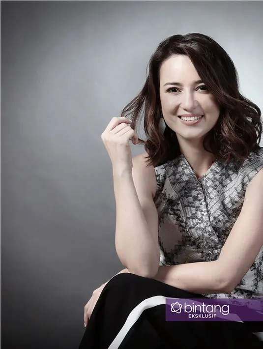 "Ya pastinya dari cerita dulu ya, script. Nomer satu pastinya adalah cerita. Bekerjasama sama siapa saja, sutradara dan lawan main bisa jadi pertimbangan." ujar Julie Estelle saat berbincang dengan Bintang.com. (Bambang E. Ros/Bintang.com)