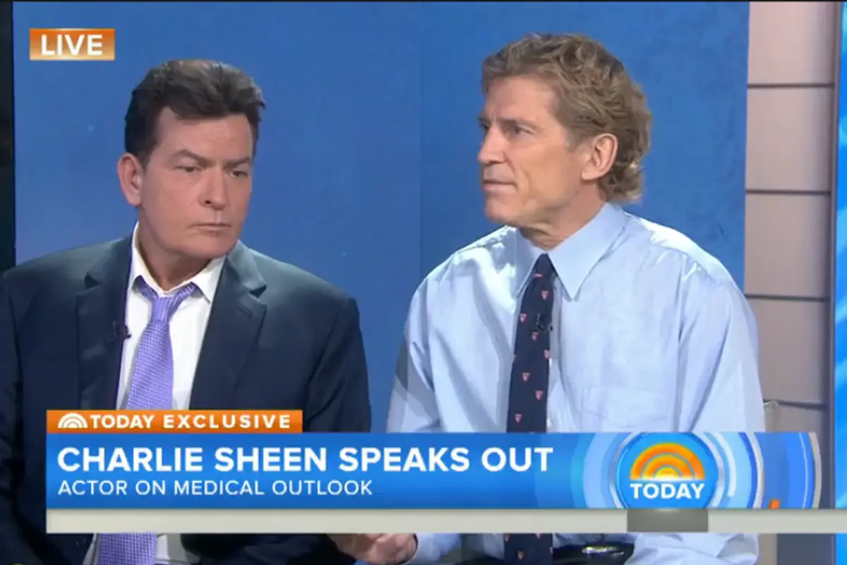 Charlie Sheen didampingi dokter yang merawatnya Robert Huizenga.
