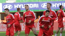 Striker Austria, Marko Arnautovic, bersama rekan-rekannya saat latihan di Stadion Ernst Happel, Wina, Kamis (5/10/2017). Austria akan menghadapi Serbia pada laga kualifikasi Piala Dunia 2018. (Bola.com/Reza Khomaini)