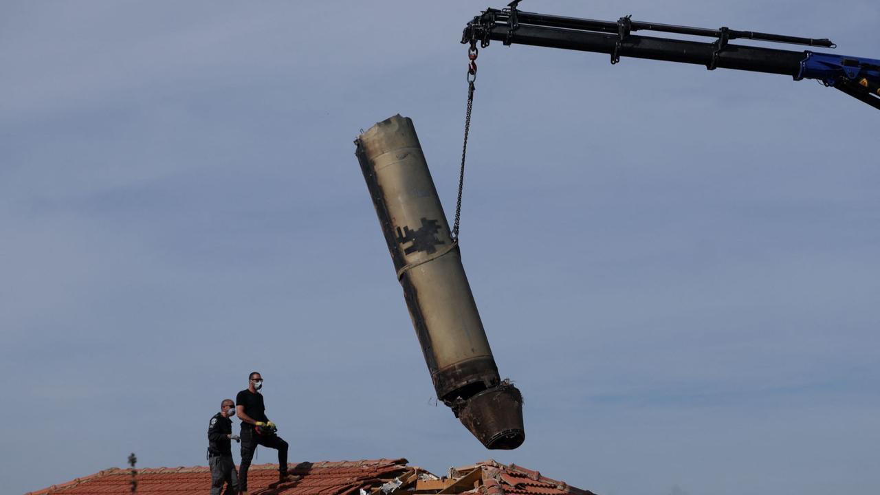 Rudal Houthi Yaman mendarat di rumah warga Israel